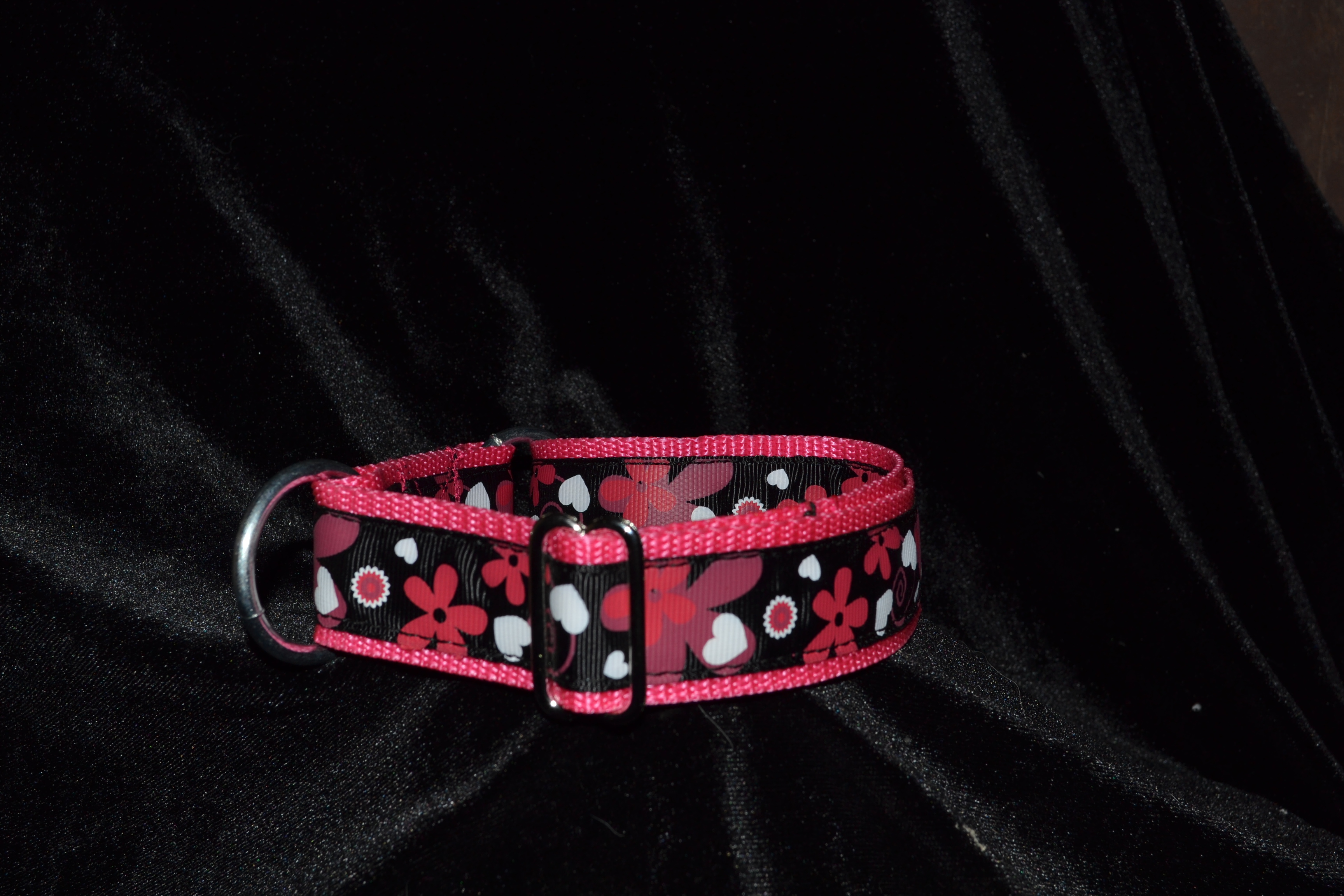 pretty pink collar with flowers
